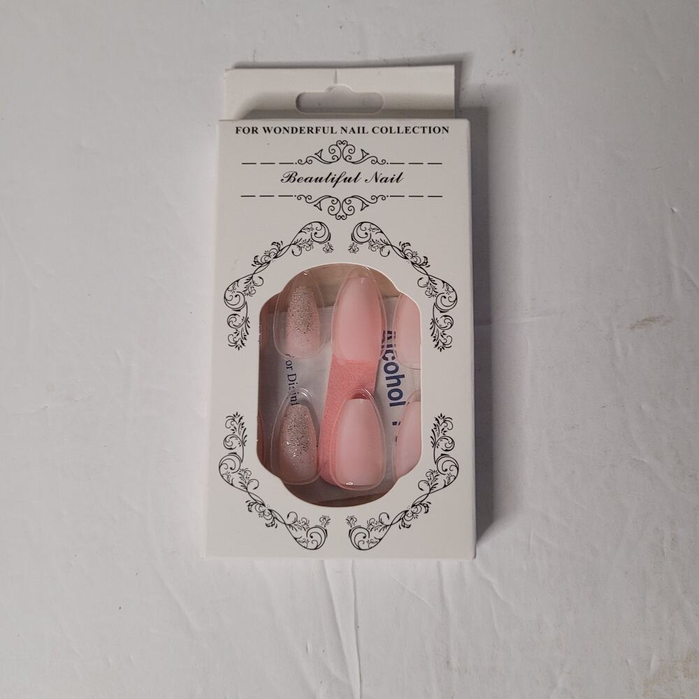 Beautiful Pink Press-On Nails with Elegant Accent Design Set